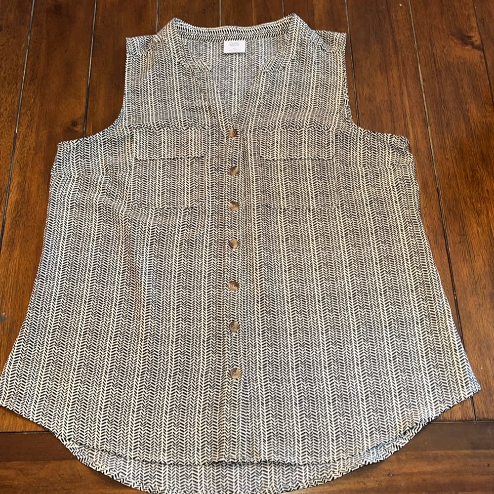 Croft & Barrow Tank size M black and white pattern